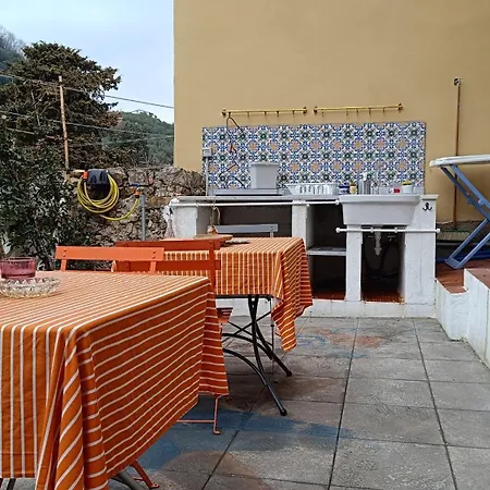 La Graziosa Dorata Indipendente 2 Persone Parcheggio Gratuito Lerici