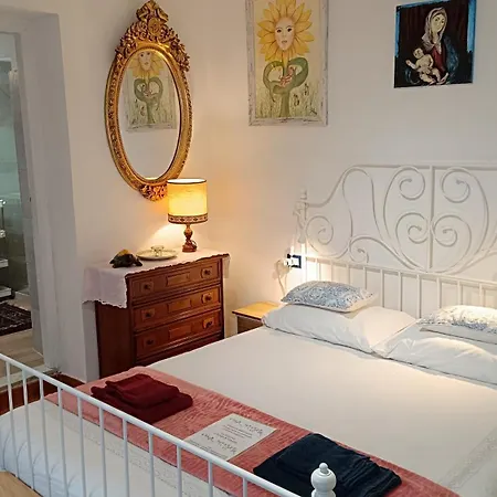 La Graziosa Dorata Indipendente 2 Persone Parcheggio Gratuito Bed & Breakfast *