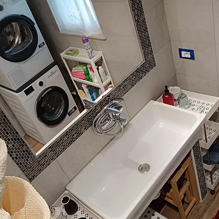 La Graziosa In Wifi Parcheggio Gratuito Self Check-in Zona Guercio ベッド・アンド・ブレックファスト レーリチ