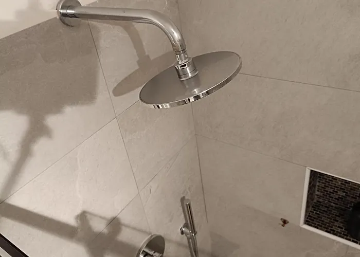 Bed and Breakfast La Graziosa In Wifi Parcheggio Gratuito Self Check-in Zona Guercio